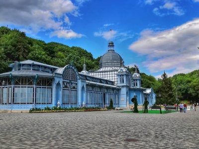Пушкинская галерея в курортном парке Железноводска