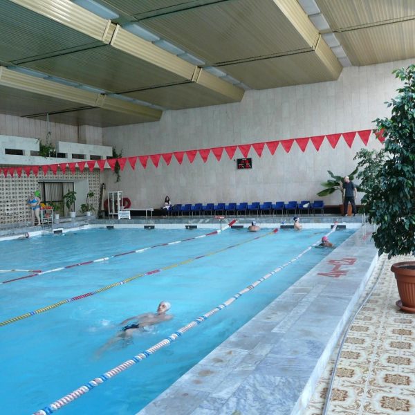 На фото: крытый бассейн в санатории "Жемчужина Кавказа" Ессентуки