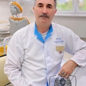 Криворотов Юрий Васильевич Врач – стоматолог-хирург Высшая категория